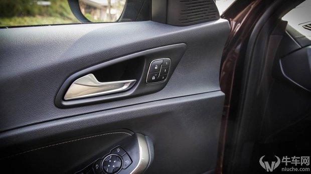 试驾全新福特福睿斯,福睿斯性价比