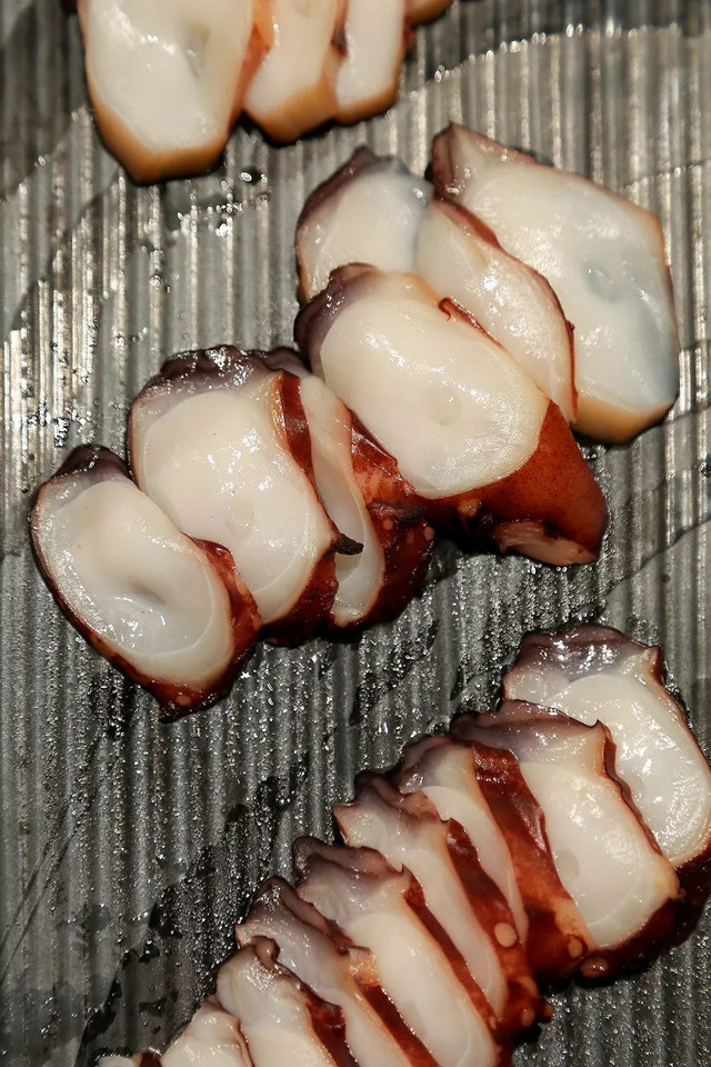 福利‖带上你的plus胃，郑州这家海鲜自助餐厅鲍鱼螃蟹吃到醉！