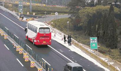 大客车冀DS7318、鲁GN8301，还敢作吗？注销A1驾驶资格！记住：5年之内都不能驾驶营运客车！