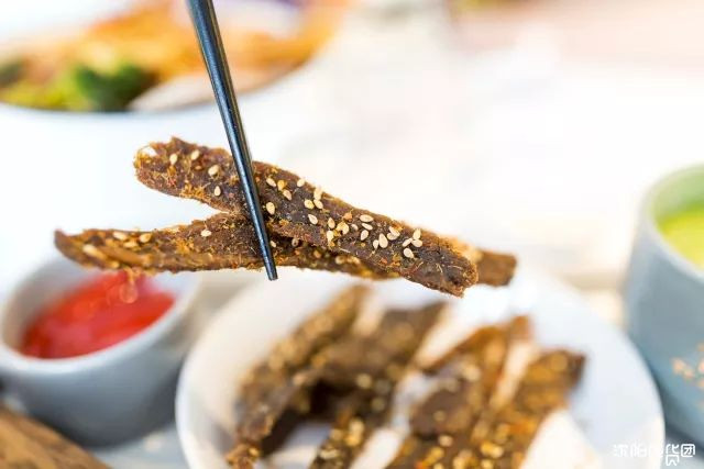 漂亮小姐姐开的网红店,高颜值小姐姐做美食