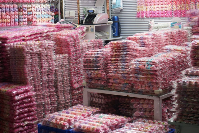 在这个魔幻的江南小城里,来一场烤肉和大饼的狂欢!