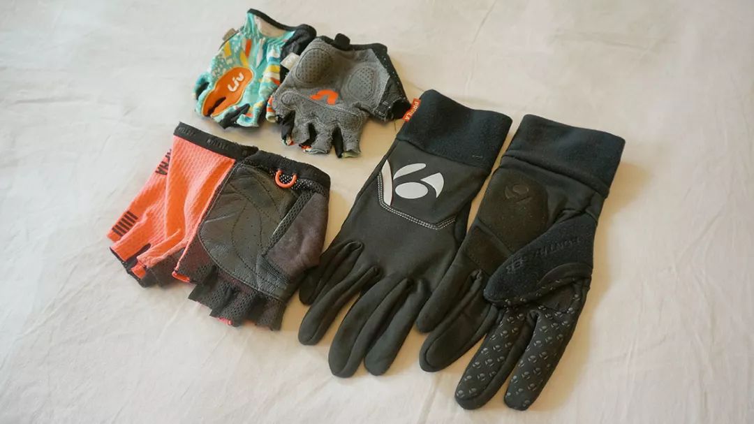 除了不可描述,夫妻出门比赛都带些啥?