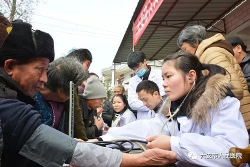 热水泡脚全身出冷汗怎么回事,热水泡脚出虚汗难受