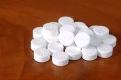 哪种感冒药老人吃了特别有效 (老年人用哪种感冒药安全些)