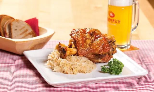 大猪蹄子好还是小猪蹄好,大猪蹄子对比