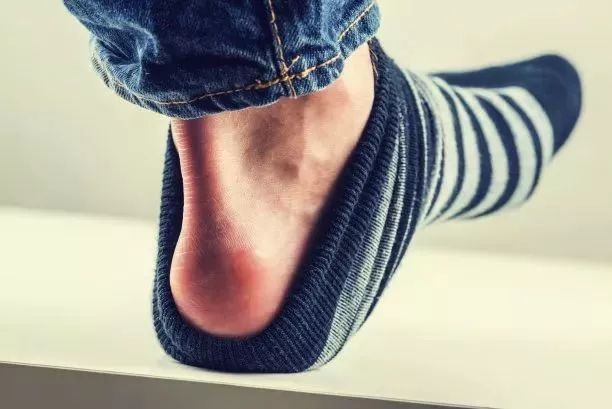 双脚有5种感觉暗示糖尿病足,双脚是报警器