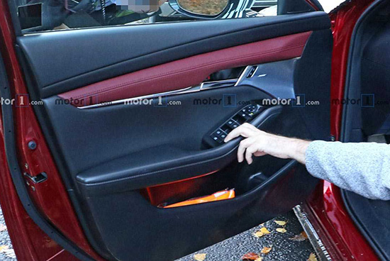 全新一代马自达3路试谍照曝光,2022款马自达3预计5月上市