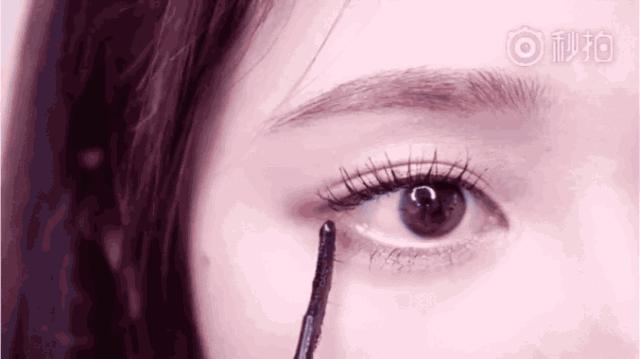 睫毛打底刷出苍蝇腿怎么办,睫毛刷成了苍蝇腿怎么补救
