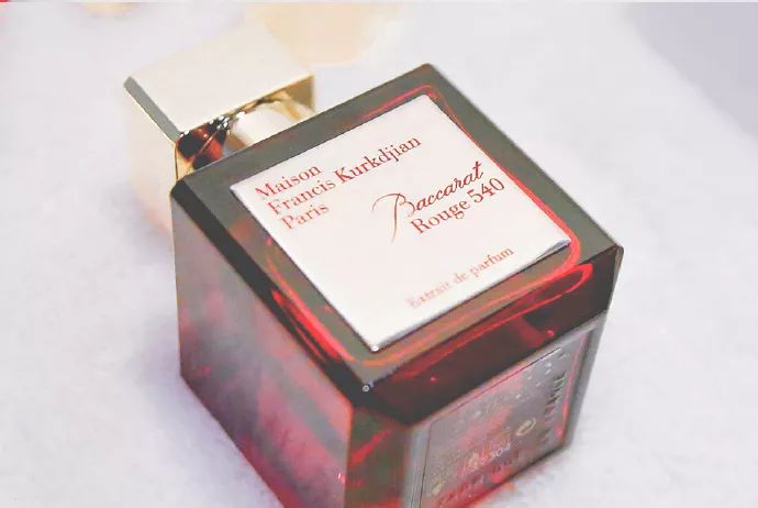 花钱减压｜谁的应援最壕无人性？粉丝的钱都是大风刮来的吗