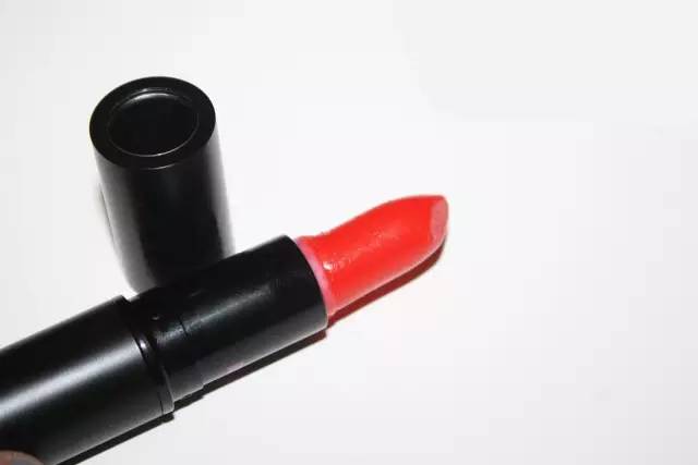 口红断了怎么办一招教你恢复完整,口红断了怎么办小妙招视频