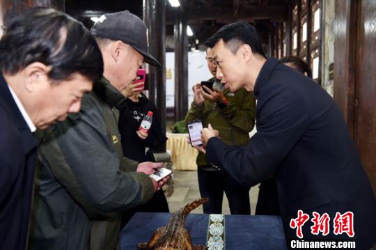 江苏常州典当界“淘宝”上线2000余宝贝引市民寻宝