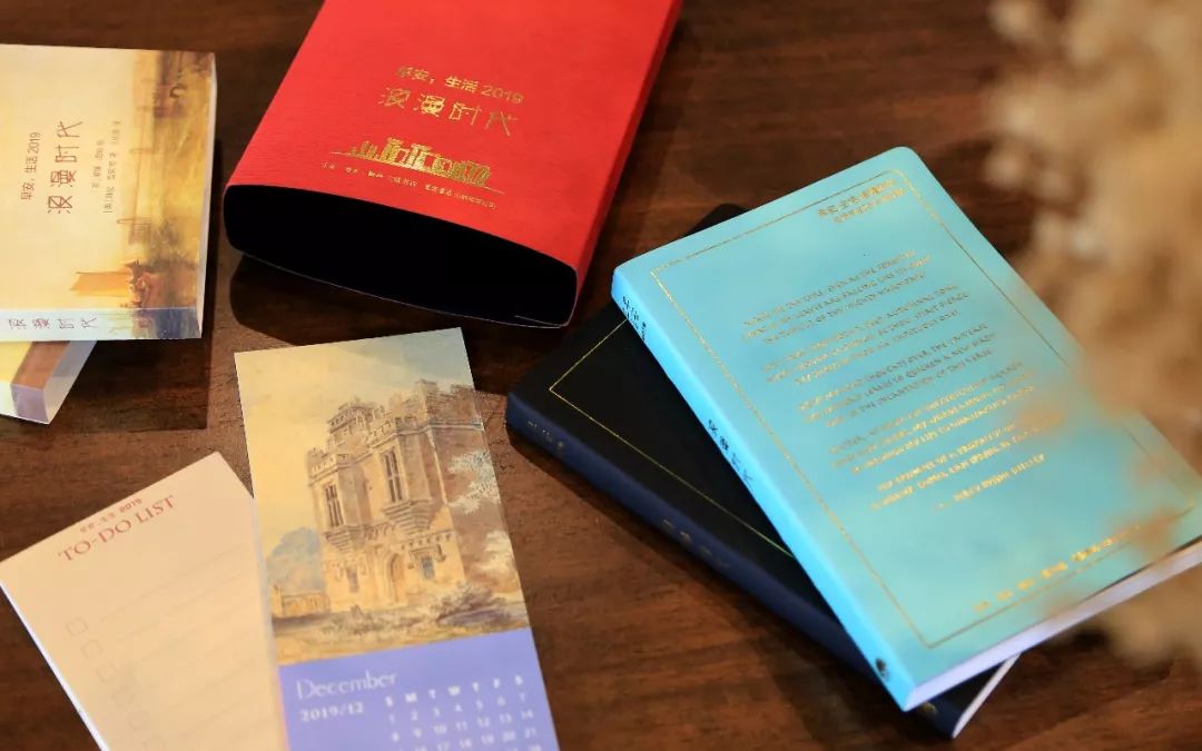 高级“红配绿”！试问谁不想拥有这样一本手帐？｜福利