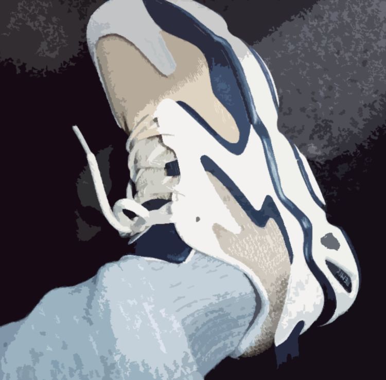 这届大牌不行，潮牌行