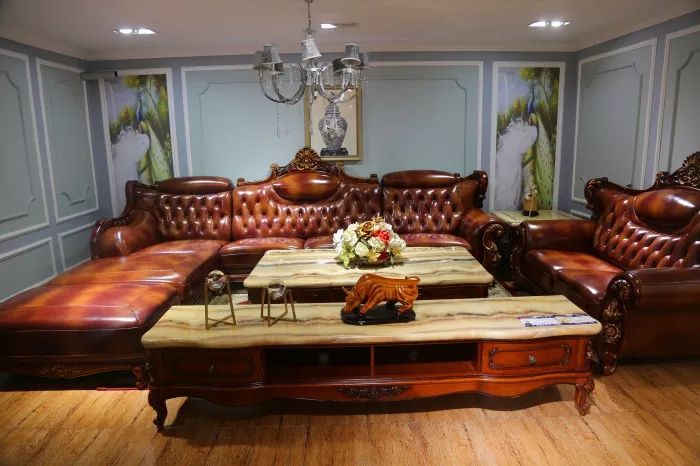 瞒不住了！神木双虎家私最低5折起售，样品狂甩，神木婆姨女子抢疯了