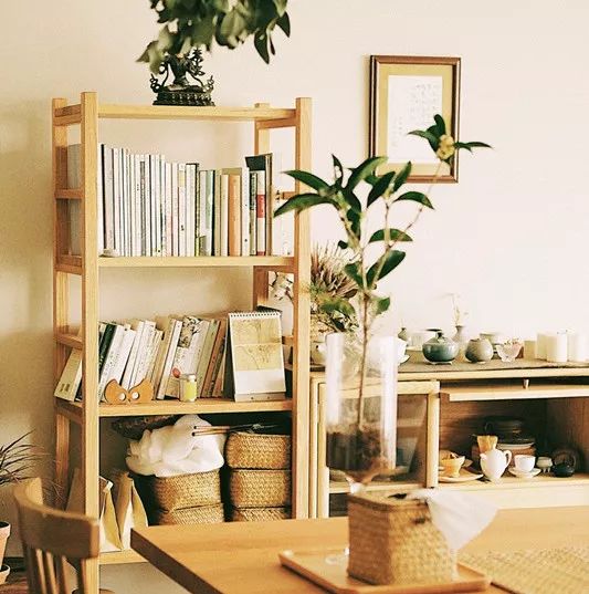 她不上班也不靠脸吃饭，住2层小楼，过上了别人做梦都要的日子！