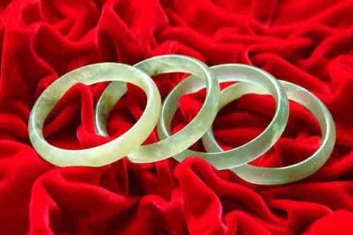 去越南旅游买什么特产带回来,来三亚旅游带点什么特产回家