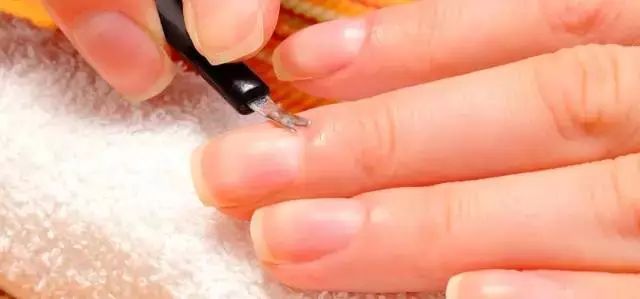 双手又干又糙？教你几招，让双手又白又嫩~