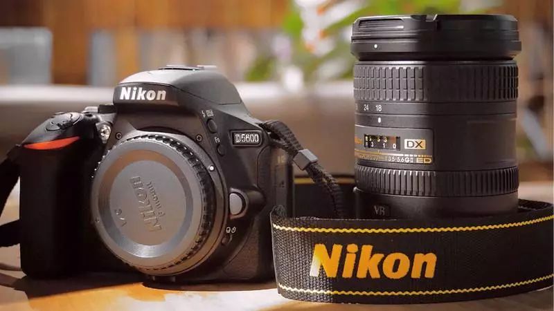 什么品牌相机最好尼康佳能,目前买尼康相机什么型号最好