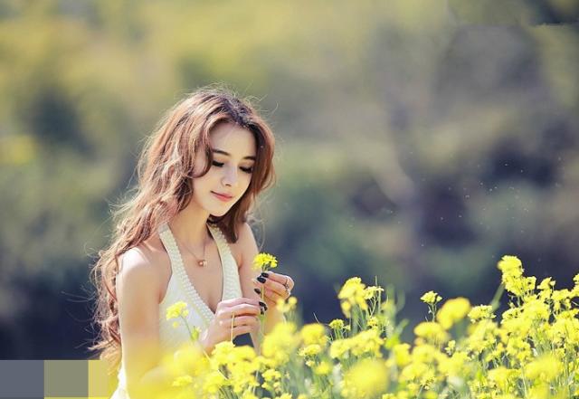 拍照油菜花技术技巧,手机拍摄油菜花人像摄影方法