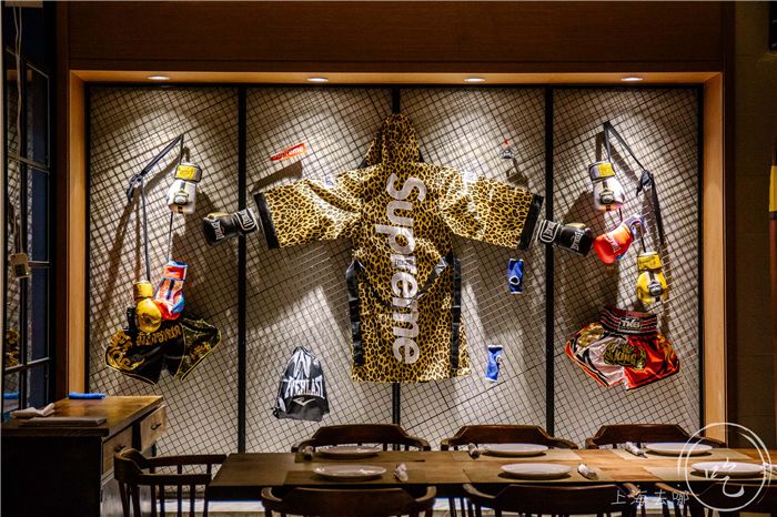 魔都惊现1200㎡「运动餐厅」！桌球飞镖无限畅玩，凌晨2点才打烊！