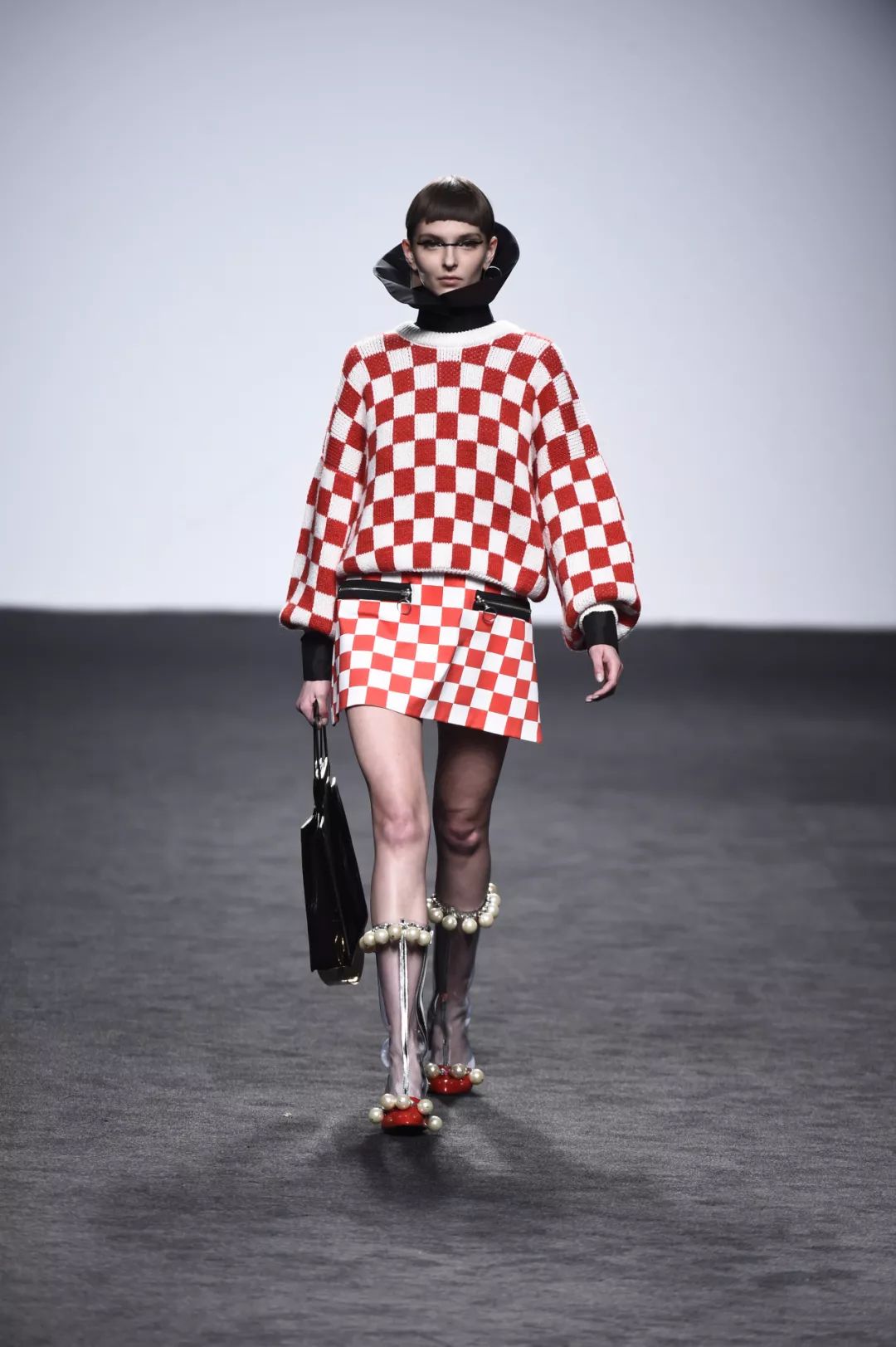 从t台到女王的时尚,从街头到t台一路追捧的潮牌