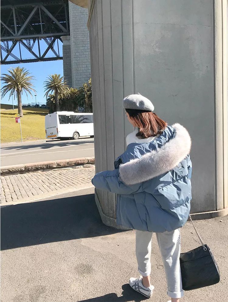 别再穿黑色了，这个颜色今年超流行，百搭时髦还显白显气质