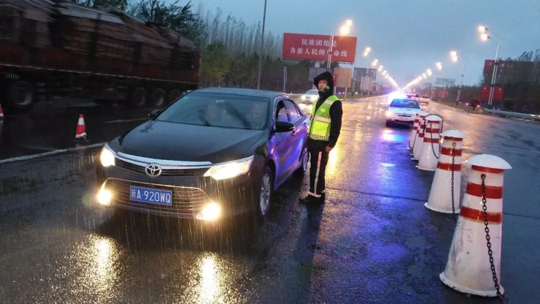 「“高速路上好交警”事迹展示(十二)」“我是九零后高速交警,我们踏实肯干更勇于创新”—记高支队昌吉大队民警代创新