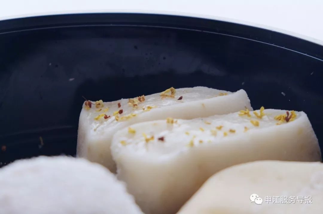 小申亲测｜小申亲测｜雨天也排长队！魔都这家古早味糕点店突然蹿红，口味么……