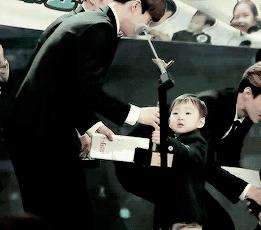 exo带孩子日常,exo变身ceo