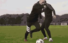 维维足球pro过人教学,沉浸足球简单的过人技巧