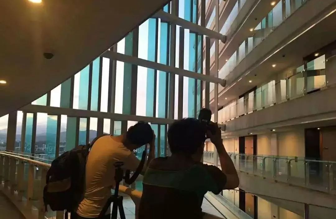 娴峰矝璧勮,璧勮绮惧僵瑙嗛