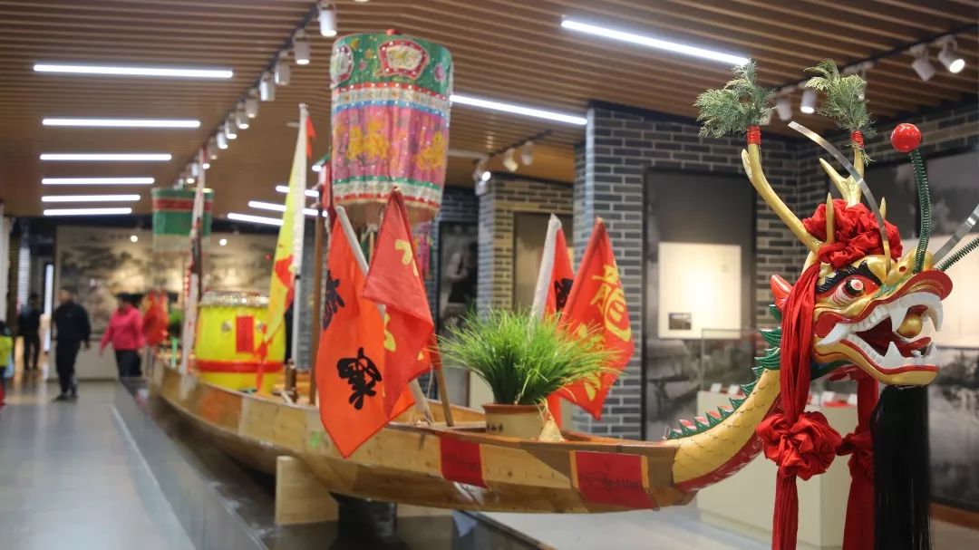 非遗龙舟文化节牌坊广场,中国龙舟文化主题展