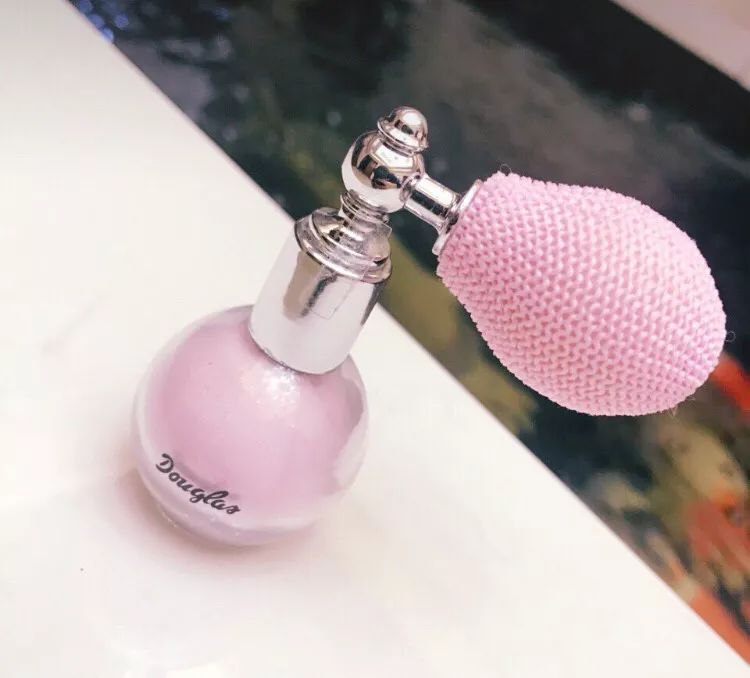 十级美颜也遮不住我的熊猫眼,十级美颜也拯救不了我的痘痘