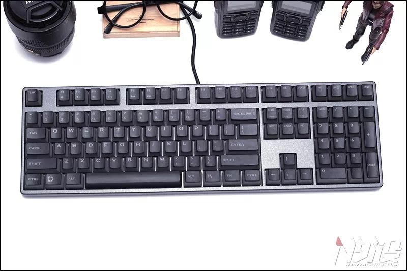 不玩灯的键盘,玩灯的机械键盘