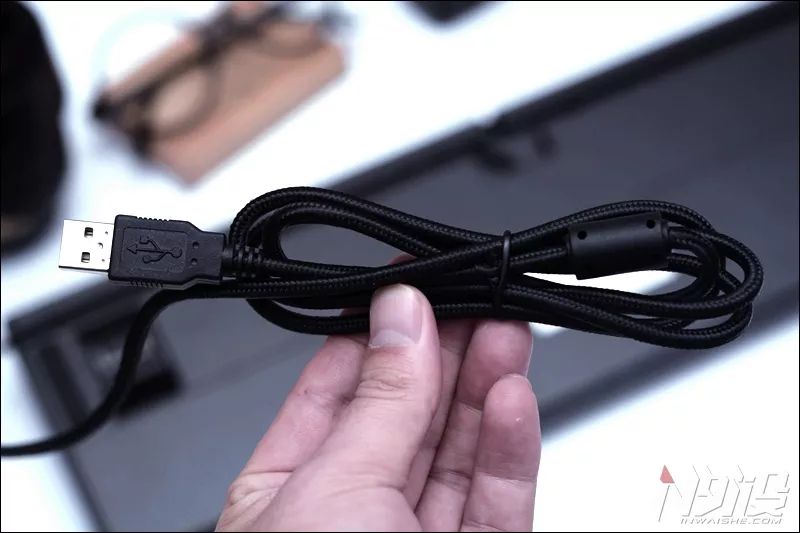 不玩灯的键盘,玩灯的机械键盘