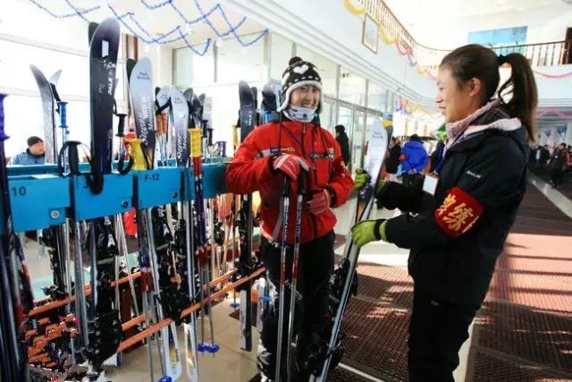 29.9元！雪圈+滑雪全天不限时4S级雪场高品质！