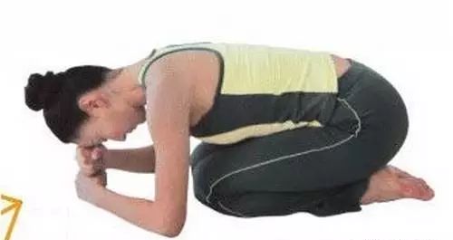 年会没有晚礼服怎么穿,出席年会如何穿着更受欢迎