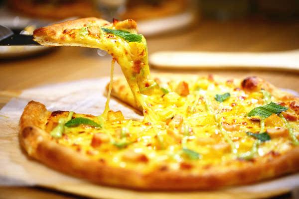 意伦卡意式熔岩披萨临平店,东莞意伦卡披萨加盟条件