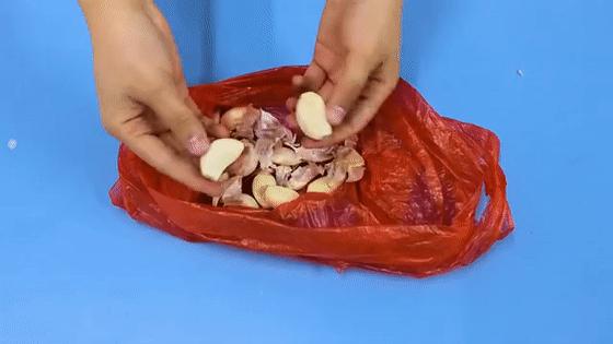 剥蒜器快速去大蒜皮,剥完整大蒜皮妙招视频