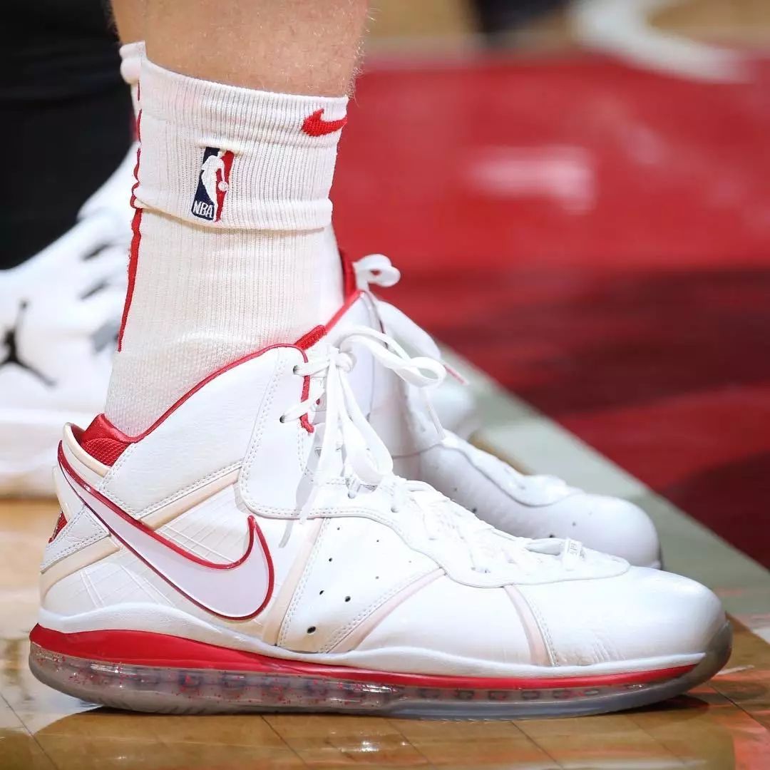 今日球鞋上脚|这双会打架的球鞋有点意思!