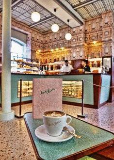 住范思哲酒店,用着CARTIER家居,吃着CHANEL甜品,奢侈品牌:你的玛丽苏生活已被我们承包~