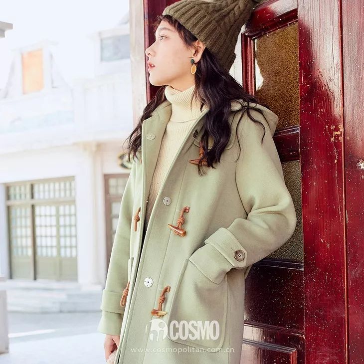 我没有年轻10岁的药，但马思纯这件“少女感”可以