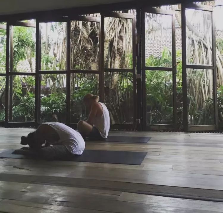 为什么我们总是不能好好相处,为什么我们都选择出国