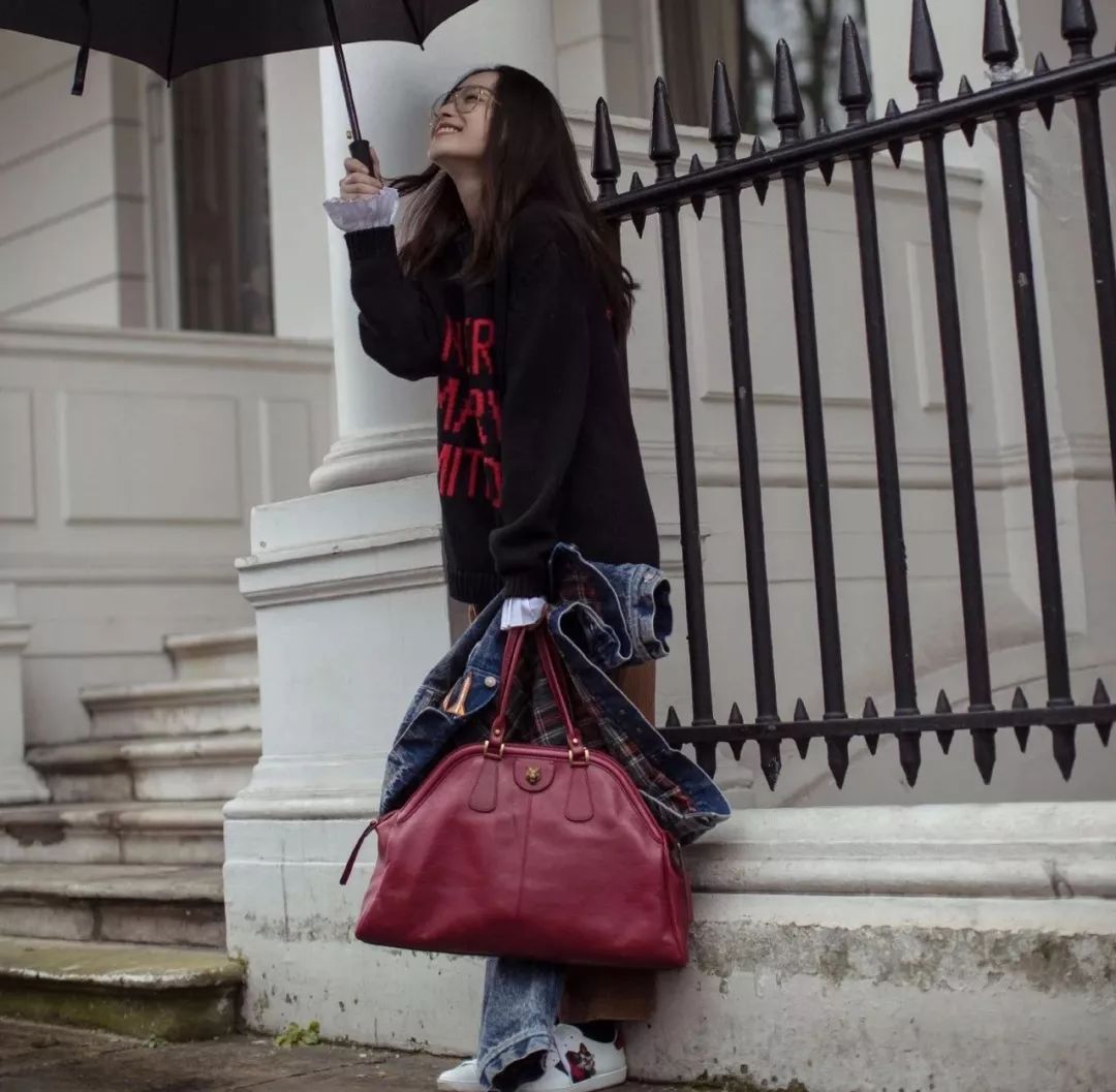 李宇春易烊千玺演绎时代感,易烊千玺穿中国红