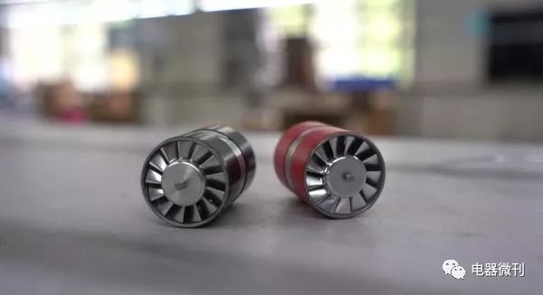 上海警方破获奢侈品假冒珠宝案,安徽警方破获假戴森吹风机案