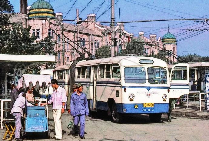 长春老照片1983年的长春街景,长春市珍贵老视频