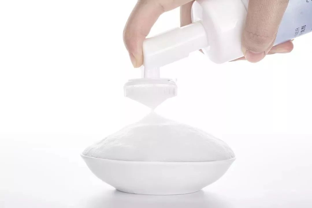 加拿大鹅为什么要和波司登比较 (加拿大鹅和波司登哪个抗寒)