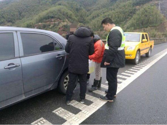 汽车保险道路救援高速上免费吗,保险车辆道路救援服务标准