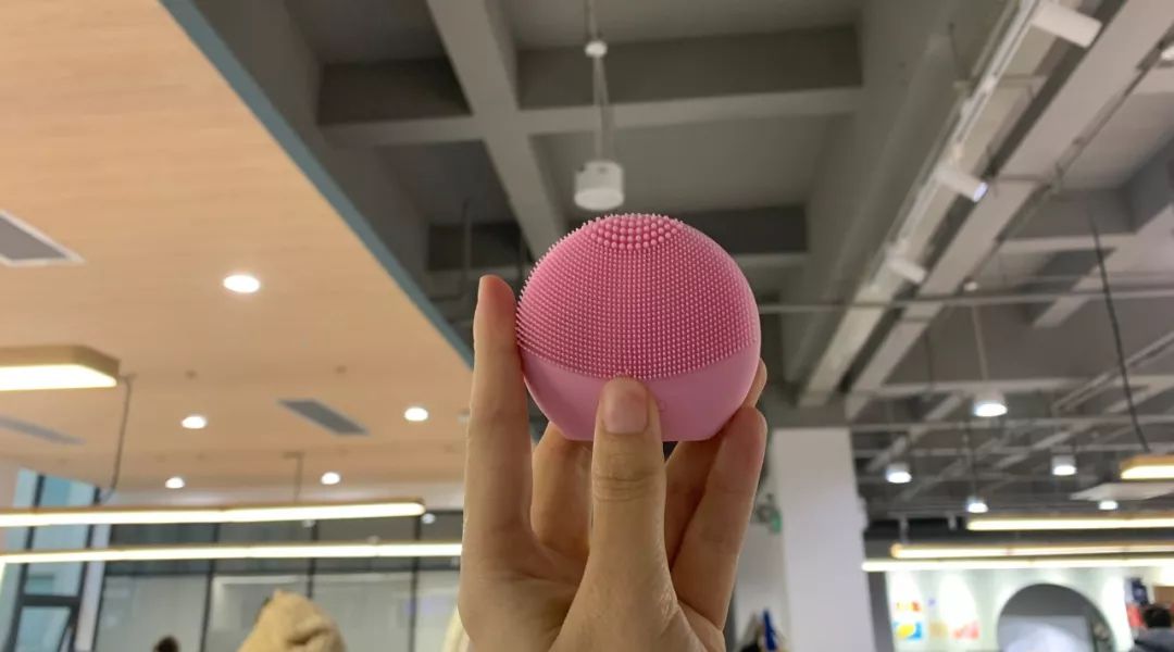 洗脸神器洁面仪好用吗,这款洁面仪超火让你的脸更加洁净