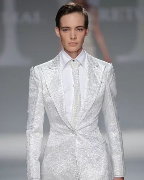 雌雄莫辨｜女孩的娇柔脸和男孩的身躯在TA身上同时出现……